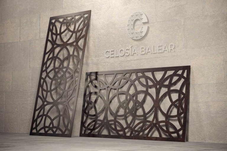 Placa metálica con círculos