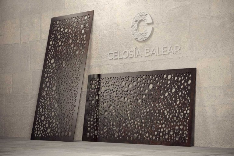 Placa metálica de celosía con círculos pequeños