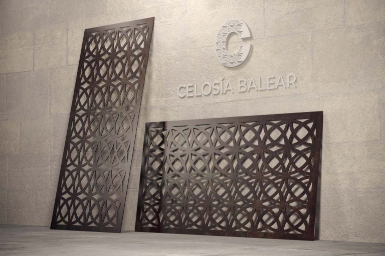 Círculos en una placa metálica de Celosía Balear