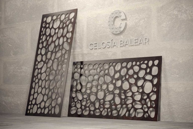 Formas orgánicas de piedras cortadas sobre placa metálica