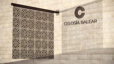 Vista lateral de un biombo colgante